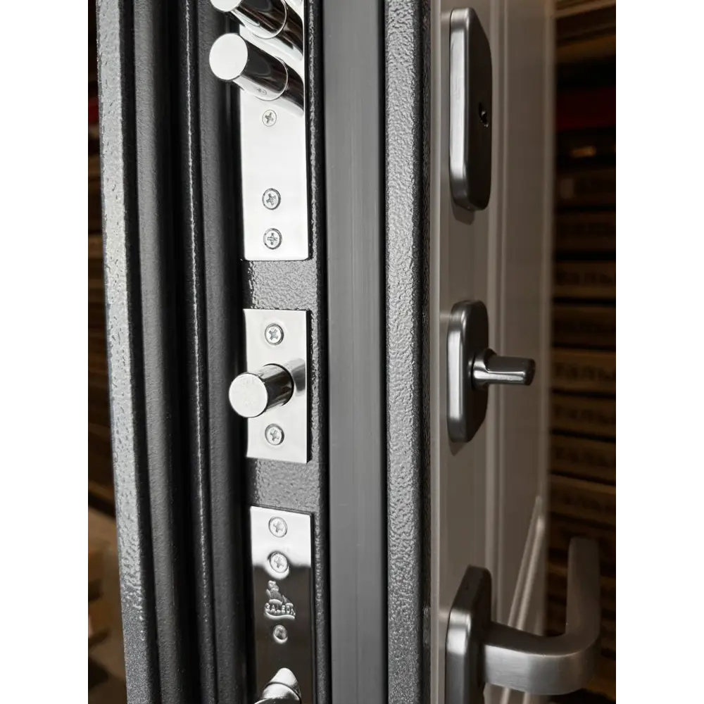 Фото 6 Входная дверь Foreman Ф-10 Термо левый 205x86см цвет титан/белый матовый Фото 6 Входная дверь Foreman Ф-10 Термо левый 205x86см цвет титан/белый матовый