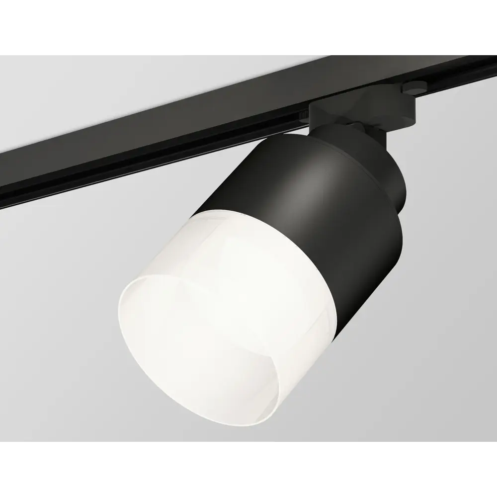 Фото Трековый светильник Ambrella Light Diy system complects 12Вт GX53 черный XT8111002 Фото Трековый светильник Ambrella Light Diy system complects 12Вт GX53 черный XT8111002