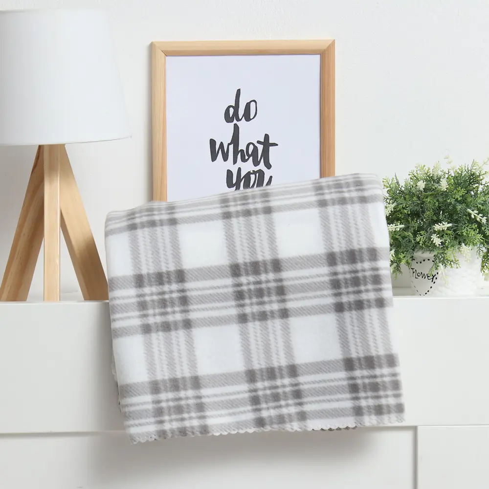 Фото Плед Экономь И Я Клетка 150x180 см полиэстер цвет серо-белый Фото Плед Экономь И Я Клетка 150x180 см полиэстер цвет серо-белый