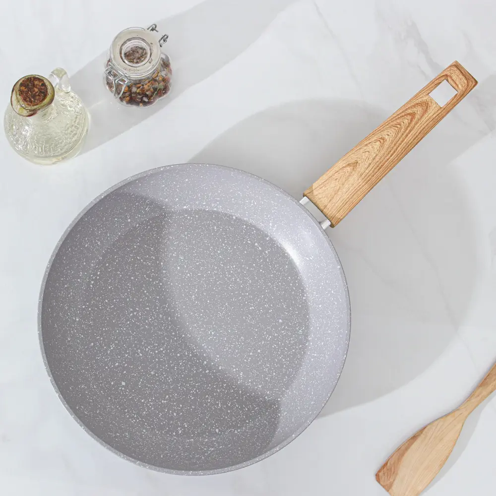 Фото 2 Сковорода кованая Natural 26 см. с а/п покрытием. ручка soft-touch. индукционное дно 3678341