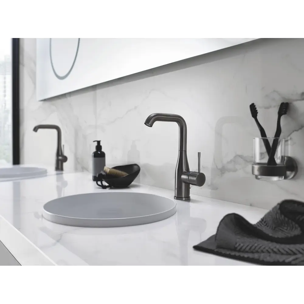 Фото 2 Смеситель для раковины Grohe 32628AL1 однорычажный цвет графит Фото 2 Смеситель для раковины Grohe 32628AL1 однорычажный цвет графит