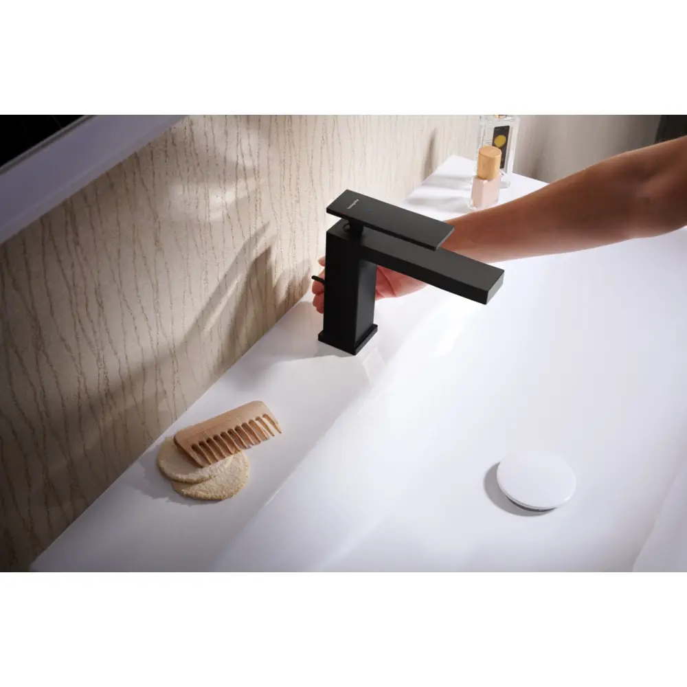 Фото 3 Смеситель для раковины Hansgrohe 73010670 бесконтактный цвет черный матовый Фото 3 Смеситель для раковины Hansgrohe 73010670 бесконтактный цвет черный матовый