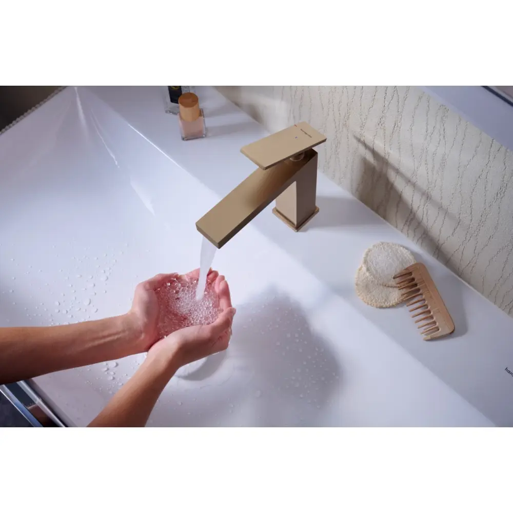 Фото 3 Смеситель для раковины Hansgrohe 73012140 бесконтактный цвет бронза