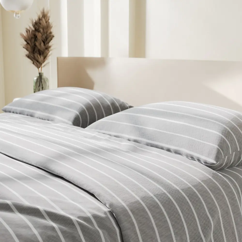 Фото Комплект постельного белья Этель Gray stripes 6632213 хлопок 1.5-спальный наволочки 70 x 70- 2 шт цвет разноцветный Фото Комплект постельного белья Этель Gray stripes 6632213 хлопок 1.5-спальный наволочки 70 x 70- 2 шт цвет разноцветный