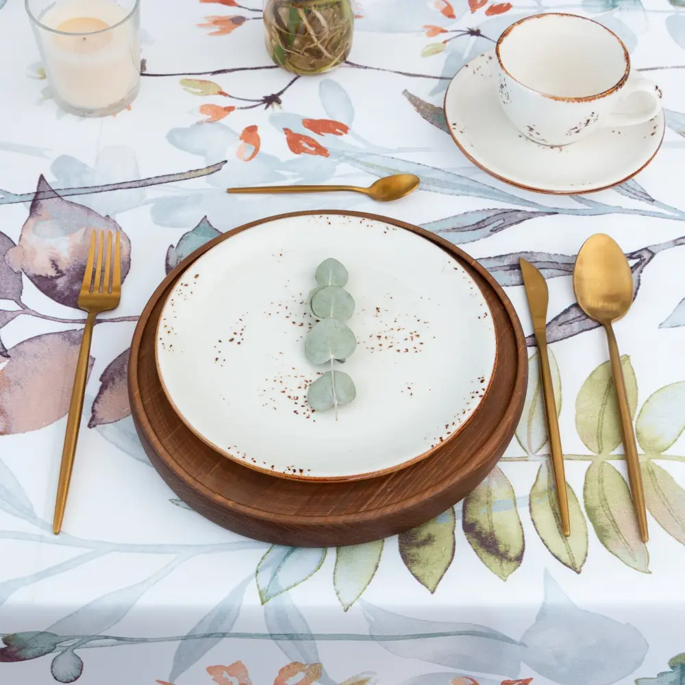 Фото 4 Скатерть на стол Доляна Акварельные листья круглая 145x110 см цвет белый Фото 4 Скатерть на стол Доляна Акварельные листья круглая 145x110 см цвет белый