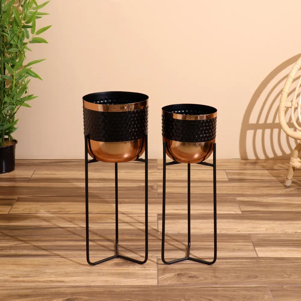 Фото Кашпо Сима-Ленд на подставке Слимо металл набор 2 шт диаметр 24 и 19 см 9916671