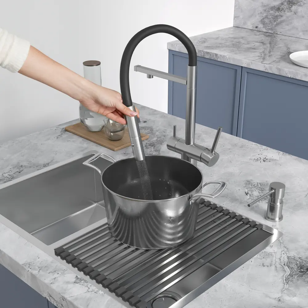 Фото 2 Смеситель Reflexion Lago RX9901SS для кухни с подключением к фильтру гибкий излив полированная сталь