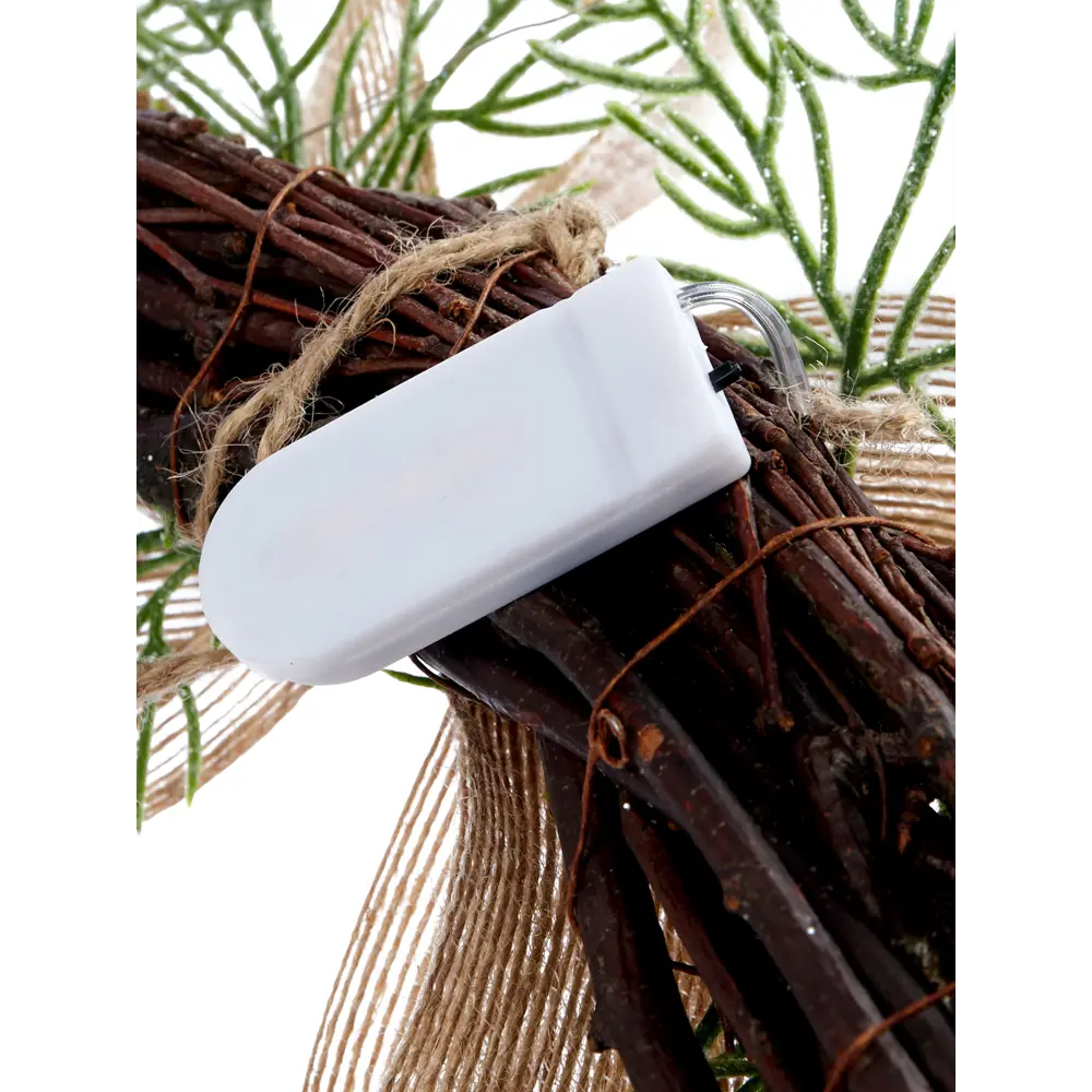 Фото 5 Декоративный венок Luazon Lighting 10875981 Ель с колокольчиком d55 см теплый белый