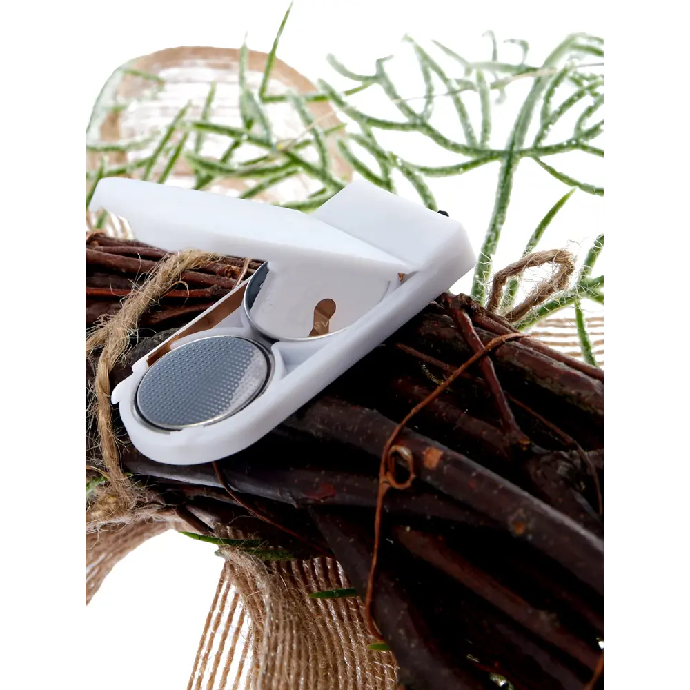 Фото 6 Декоративный венок Luazon Lighting 10875981 Ель с колокольчиком d55 см теплый белый