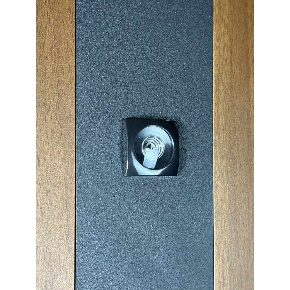 Фото 3 Входная дверь Foreman Good 4 правый 205x86см цвет орех гварнери/velluto bianco Фото 3 Входная дверь Foreman Good 4 правый 205x86см цвет орех гварнери/velluto bianco