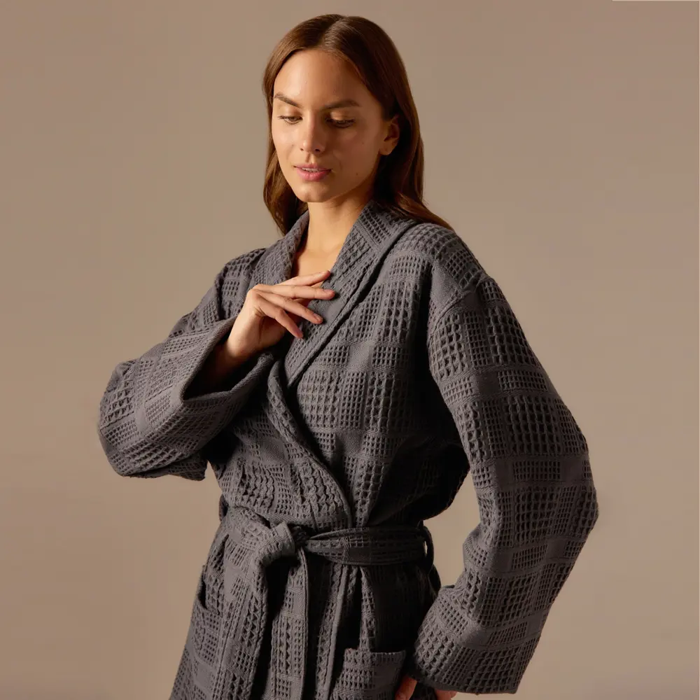 Фото 2 Халат вафельный женский Sima-Land Home Chess Гри Сандре размер S Фото 2 Халат вафельный женский Sima-Land Home Chess Гри Сандре размер S