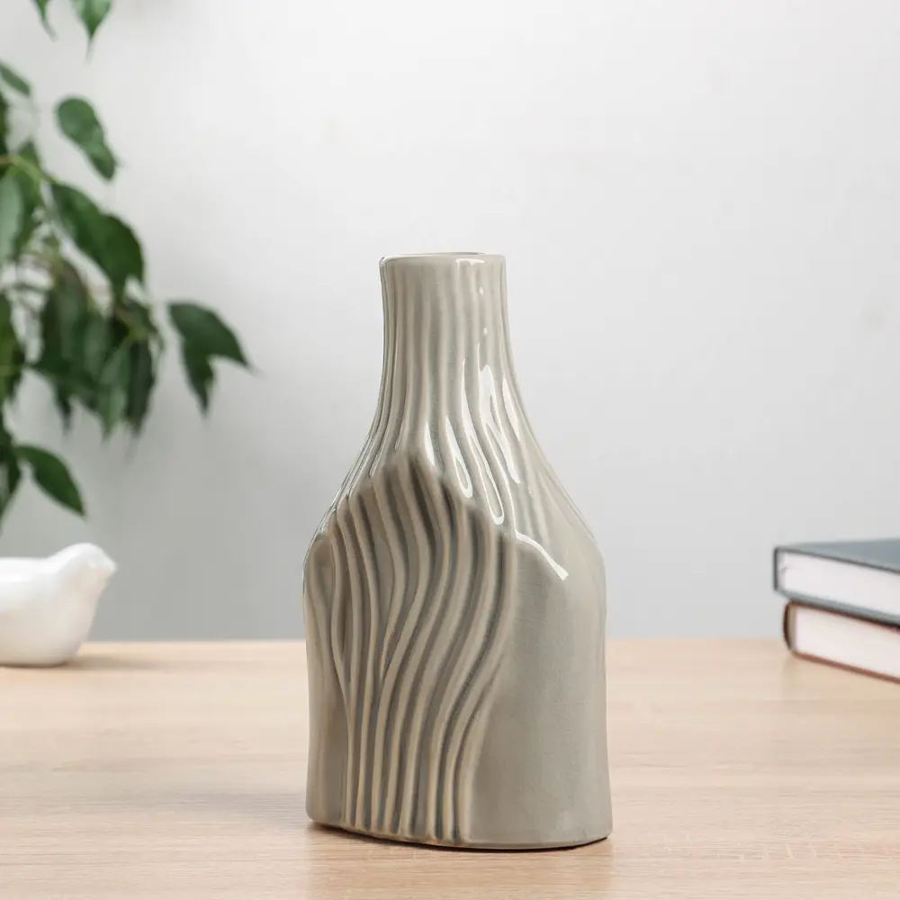 Фото 2 Ваза Сима-ленд Аурора керамика цвет серый / серебристый 9 см Фото 2 Ваза Сима-ленд Аурора керамика цвет серый / серебристый 9 см