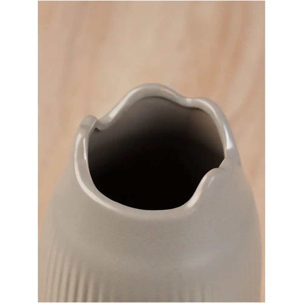 Фото 3 Ваза Сима-ленд Вайолэт керамика цвет серый / серебристый 10.5 см