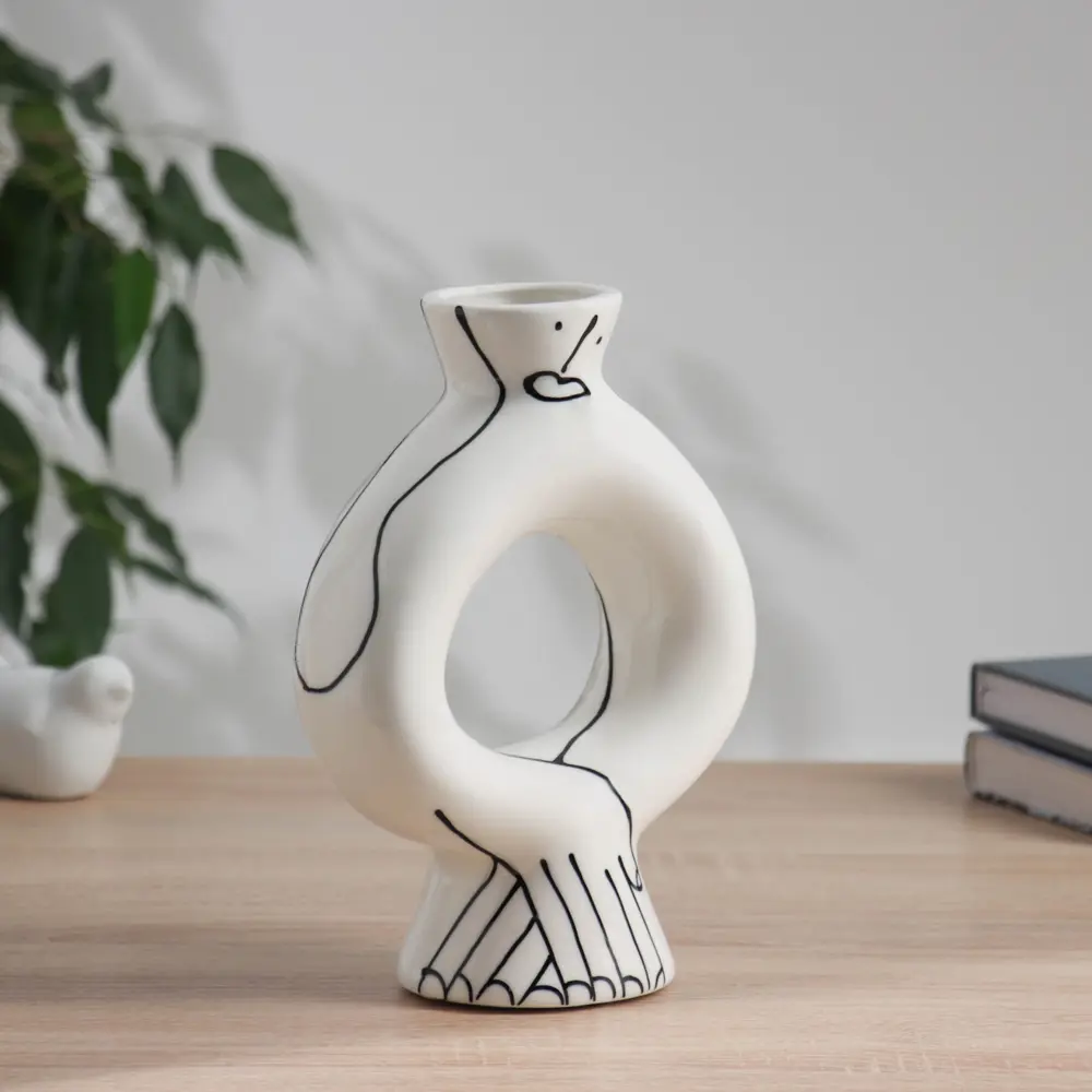 Фото 2 Ваза Сима-ленд Пикассо длинные руки керамика цвет черный 25 см