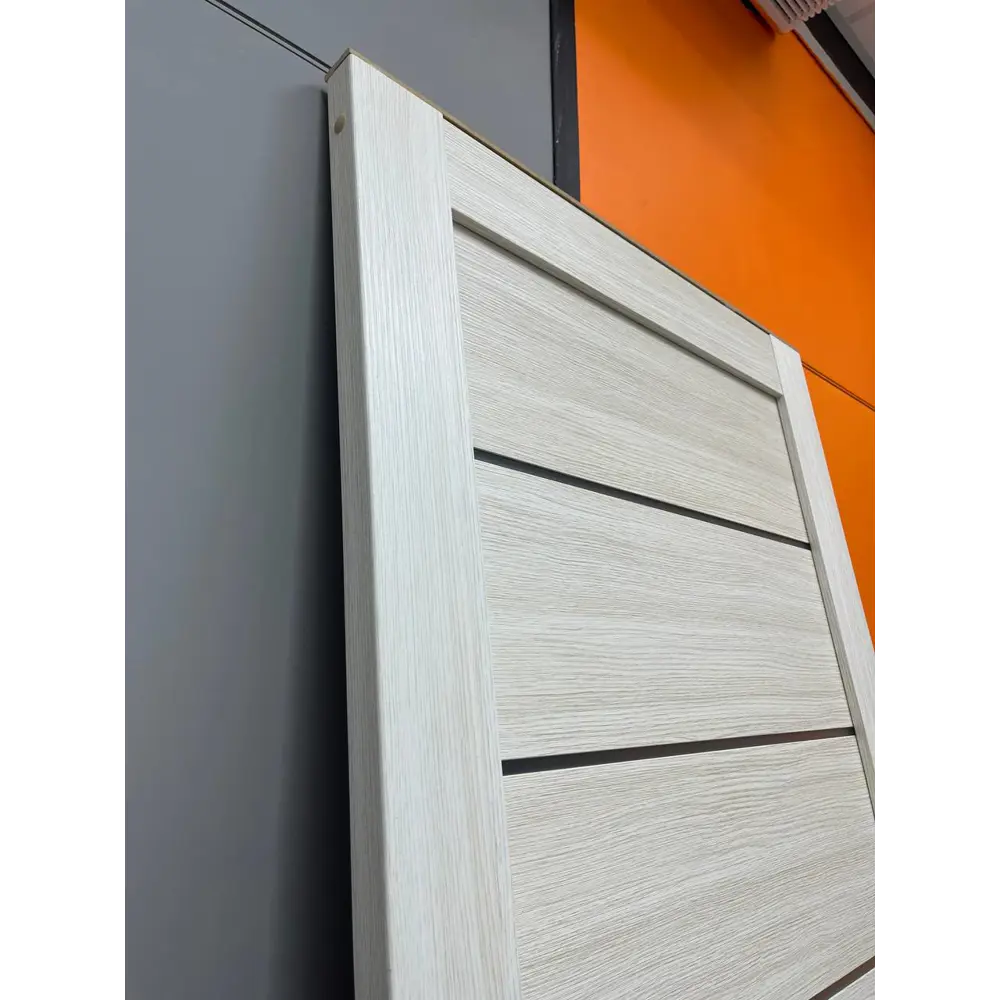 Фото 7 Комплект межкомнатной двери Uberture Модерн 10005 остеклённая 70x200см ПВХ цвет лиственница светлая с коробом и наличниками фурнитура CP Фото 7 Комплект межкомнатной двери Uberture Модерн 10005 остеклённая 70x200см ПВХ цвет лиственница светлая с коробом и наличниками фурнитура CP