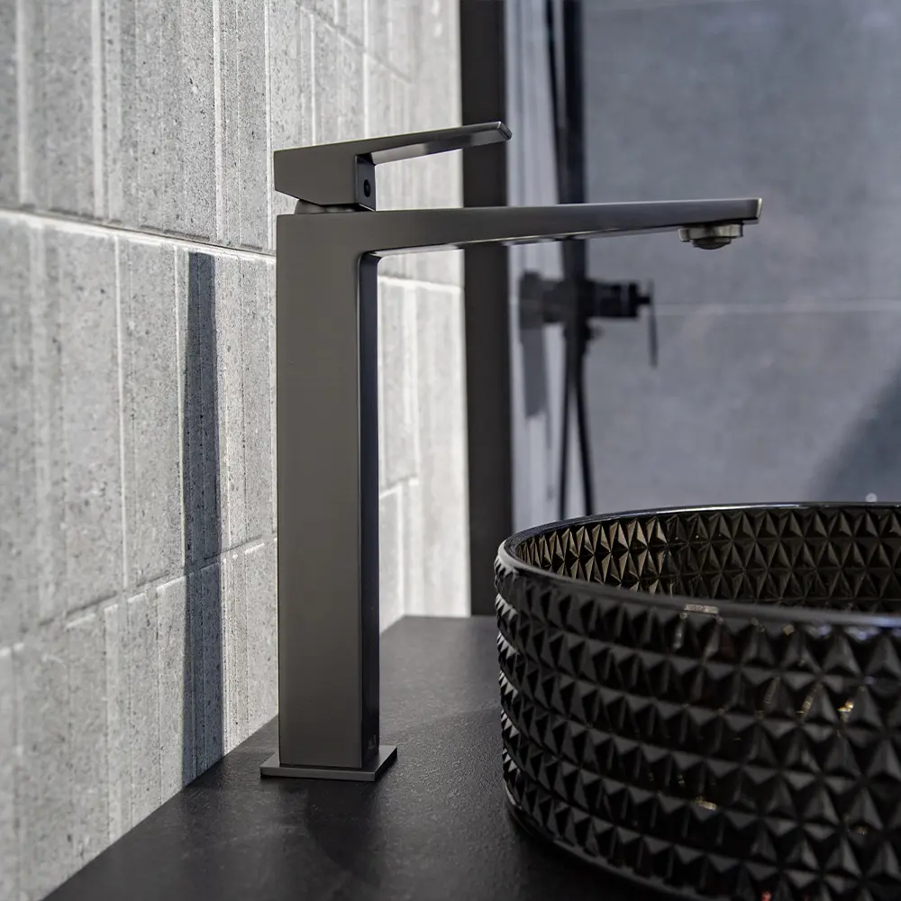 Фото 12 Смеситель для раковины в ванную AVS New Cube высокий оружейная сталь