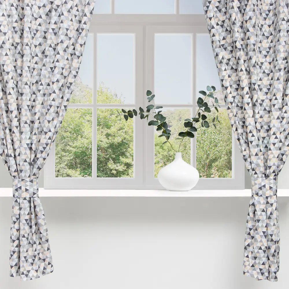Фото Комплект штор на шторной ленте для кухни Этель Треугольники 149x180 см цвет серый/серебристый Фото Комплект штор на шторной ленте для кухни Этель Треугольники 149x180 см цвет серый/серебристый