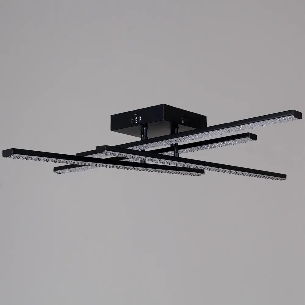 Фото 5 Люстра потолочная светодиодная Reluce RLC_77138-0.3-04 с пультом управления 18 м² регулируемый белый свет цвет прозрачный/черный Фото 5 Люстра потолочная светодиодная Reluce RLC_77138-0.3-04 с пультом управления 18 м² регулируемый белый свет цвет прозрачный/черный