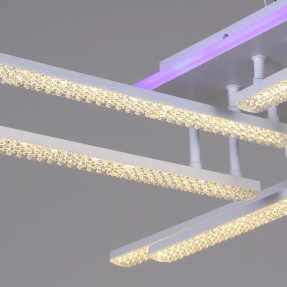 Фото 3 Люстра потолочная светодиодная Reluce RLC_77138-0.3-4_4 с пультом управления 28 м² регулируемый белый свет цвет белый/прозрачный Фото 3 Люстра потолочная светодиодная Reluce RLC_77138-0.3-4_4 с пультом управления 28 м² регулируемый белый свет цвет белый/прозрачный