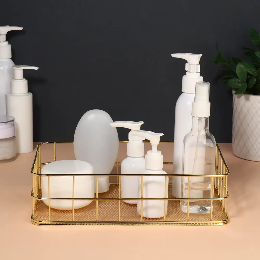 Фото 3 Органайзер для косметики Qf Рафаэль 9761661 16.5x6.5x24.5 см пластик/ПВХ цвет прозрачный/золотой Фото 3 Органайзер для косметики Qf Рафаэль 9761661 16.5x6.5x24.5 см пластик/ПВХ цвет прозрачный/золотой