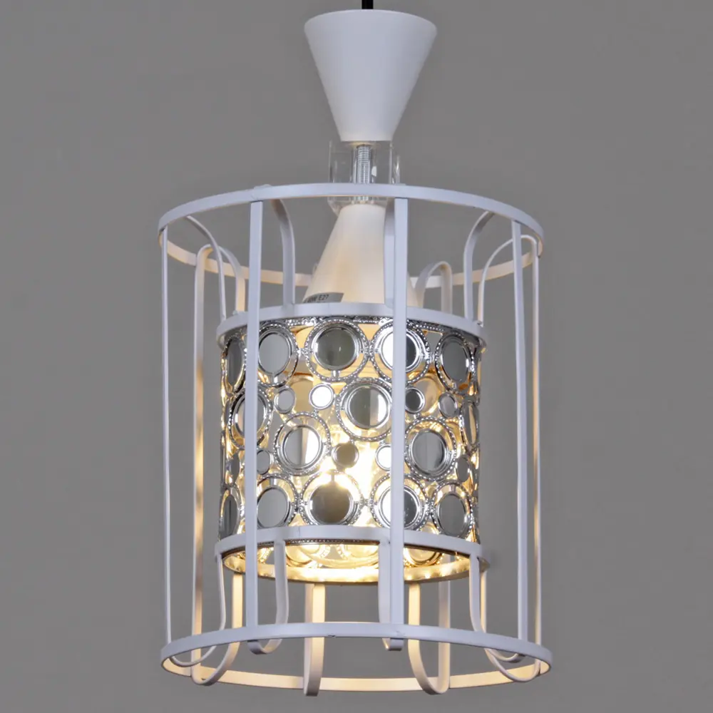 Фото 4 Светильник подвесной Reluce 5402 05402-0.9-01 wh+ch 1 лампа 2 м² цвет хром/белый Фото 4 Светильник подвесной Reluce 5402 05402-0.9-01 wh+ch 1 лампа 2 м² цвет хром/белый