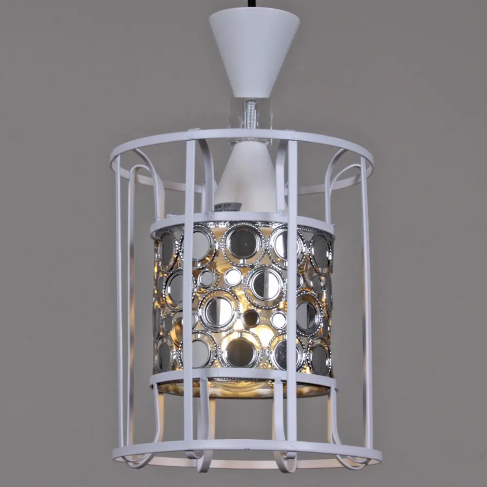 Фото 3 Светильник подвесной Reluce 5402 05402-0.9-01 wh+ch 1 лампа 2 м² цвет хром/белый Фото 3 Светильник подвесной Reluce 5402 05402-0.9-01 wh+ch 1 лампа 2 м² цвет хром/белый