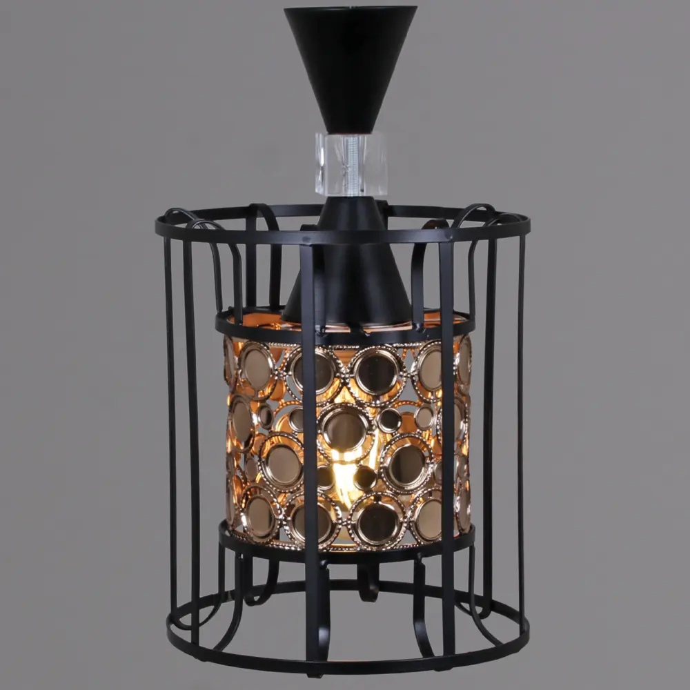 Фото 4 Светильник подвесной Reluce 5402 05402-0.9-03 bk+gd 3 лампы 5 м² цвет золото/черный Фото 4 Светильник подвесной Reluce 5402 05402-0.9-03 bk+gd 3 лампы 5 м² цвет золото/черный