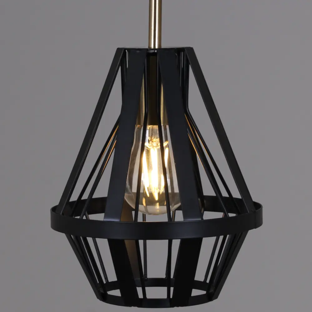 Фото 2 Светильник подвесной Reluce 5586 05586-0.9-03 bk 3 лампы 5 м² цвет золото/черный Фото 2 Светильник подвесной Reluce 5586 05586-0.9-03 bk 3 лампы 5 м² цвет золото/черный