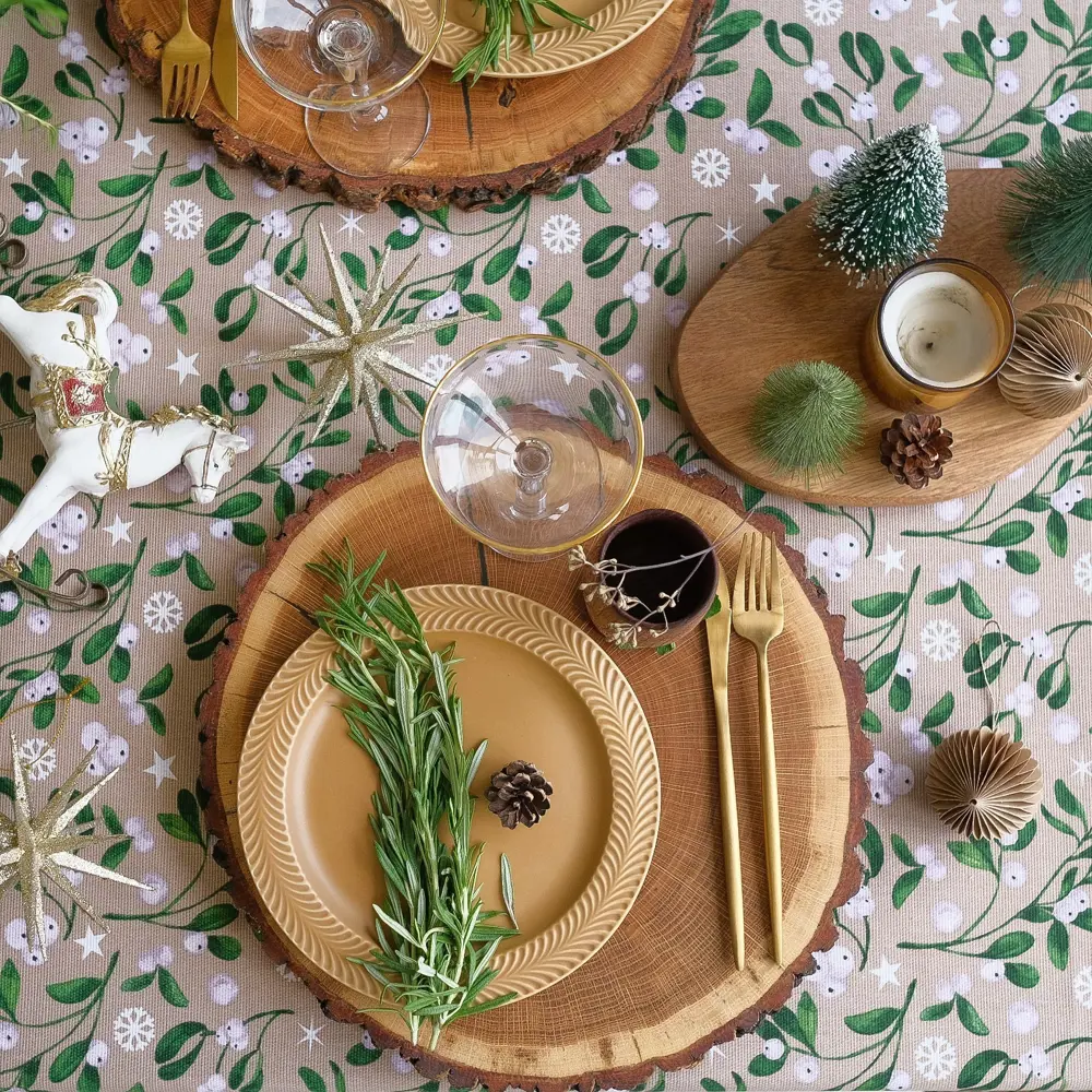 Фото 5 Скатерть на стол Доляна Frosty berries круглая 149x220 см цвет разноцветный