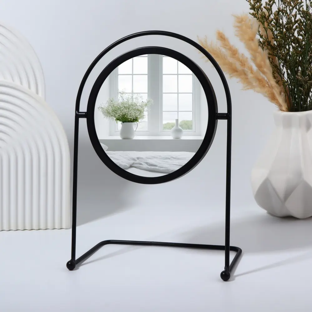 Фото 3 Зеркало QF Богема 10499601 настольное круг d14.5/29x20.5x11см металл черный Фото 3 Зеркало QF Богема 10499601 настольное круг d14.5/29x20.5x11см металл черный