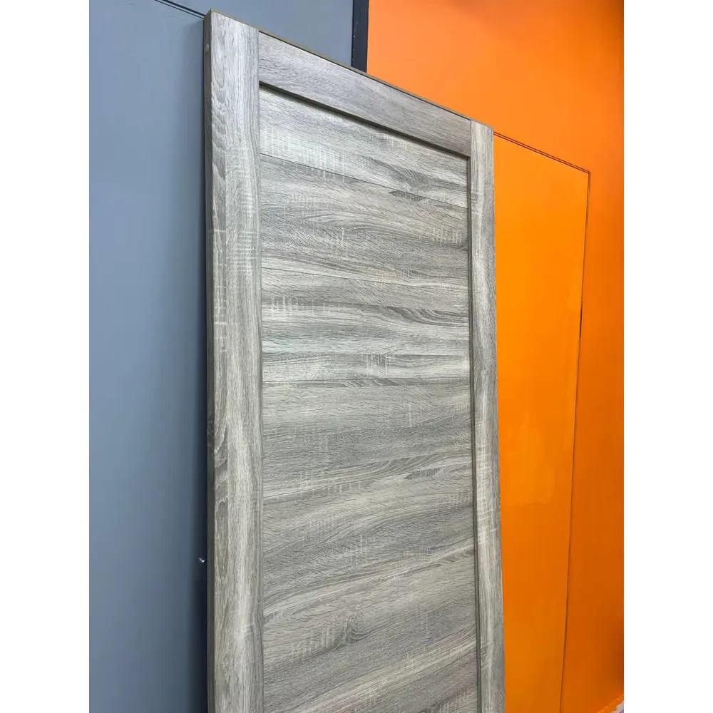 Фото 6 Комплект межкомнатной двери Uberture Модерн 10005 глухая 90x200см ПВХ цвет дуб европейский с коробом и наличниками фурнитура BL Фото 6 Комплект межкомнатной двери Uberture Модерн 10005 глухая 90x200см ПВХ цвет дуб европейский с коробом и наличниками фурнитура BL