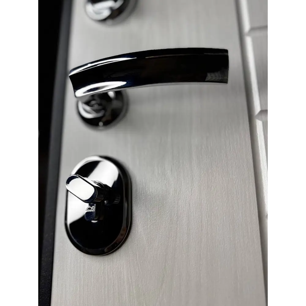 Фото 7 Входная дверь Superlock SL-3 левый 205x96см цвет черный муар/белый ясень Фото 7 Входная дверь Superlock SL-3 левый 205x96см цвет черный муар/белый ясень