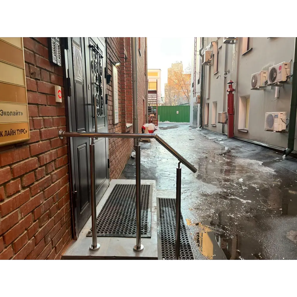 Фото Ограждение Отп-Дог нержавеющая сталь AISI 304 1.5м без ригеля с шарниром Фото Ограждение Отп-Дог нержавеющая сталь AISI 304 1.5м без ригеля с шарниром