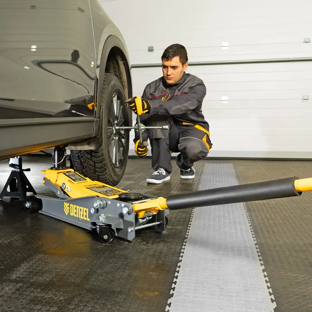 Фото 23 Домкрат подкатной гидравлический Denzel 51270 до 3 т, 98-770 мм