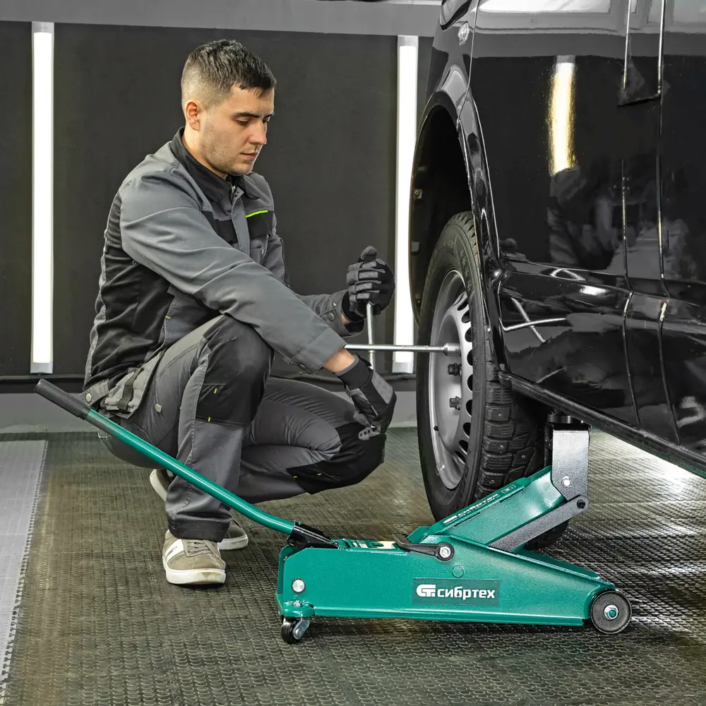 Фото 22 Домкрат подкатной гидравлический Сибртех 50841 до 3 т, 192-532 мм Фото 22 Домкрат подкатной гидравлический Сибртех 50841 до 3 т, 192-532 мм