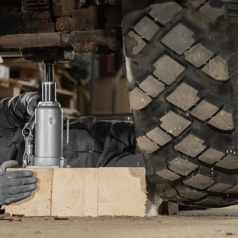 Фото 15 Домкрат бутылочный гидравлический Matrix 50768 до 12 т, 230-465 мм Фото 15 Домкрат бутылочный гидравлический Matrix 50768 до 12 т, 230-465 мм