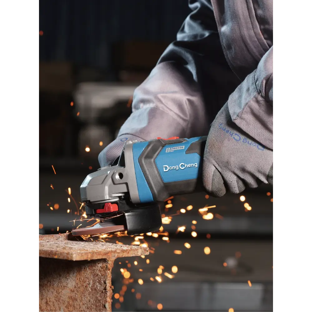 Фото 7 УШМ аккумуляторная Dongcheng DCSM04-125, 20 В Li-ion 2x4 Ач, 125 мм Фото 7 УШМ аккумуляторная Dongcheng DCSM04-125, 20 В Li-ion 2x4 Ач, 125 мм