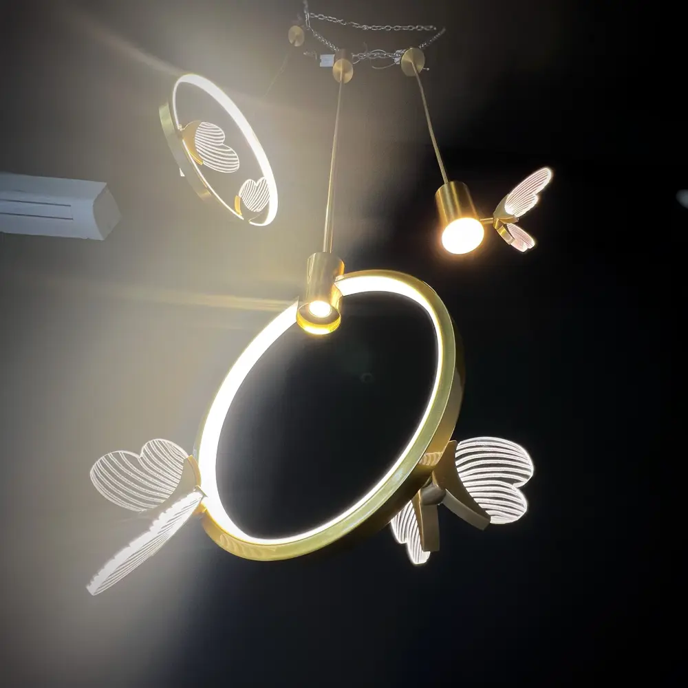 Фото 12 Светильник подвесной светодиодный Imperiumloft Babetta Impr_186735-23 14 м² нейтральный белый свет цвет прозрачный/латунь Фото 12 Светильник подвесной светодиодный Imperiumloft Babetta Impr_186735-23 14 м² нейтральный белый свет цвет прозрачный/латунь