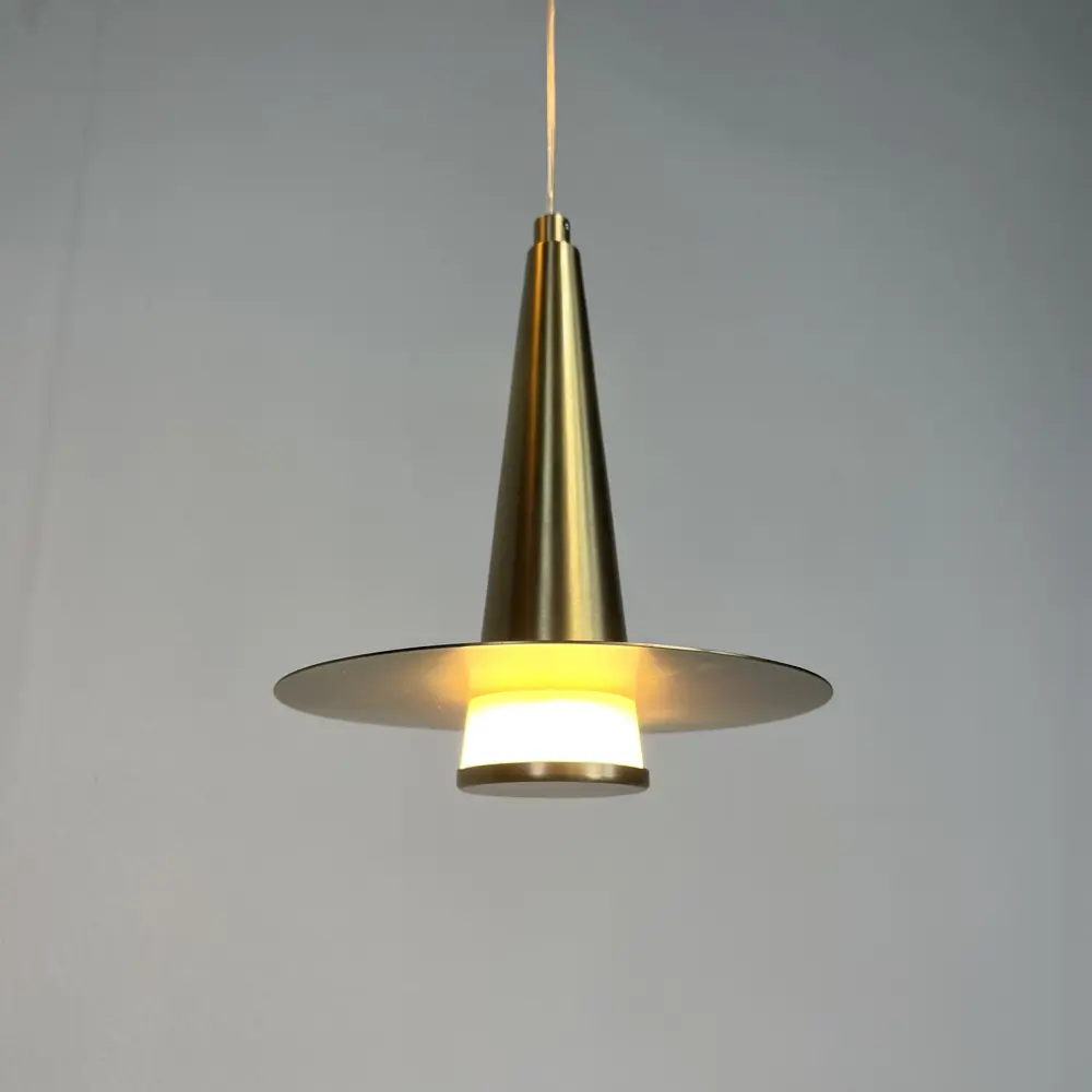 Фото 7 Светильник подвесной светодиодный Imperiumloft Cruise 3 м² регулируемый белый свет цвет жёлтый/золотой Фото 7 Светильник подвесной светодиодный Imperiumloft Cruise 3 м² регулируемый белый свет цвет жёлтый/золотой
