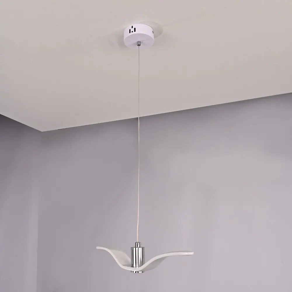 Фото 7 Светильник подвесной светодиодный Imperiumloft Brokis night birds white Impr_106344-22 2 м² белый свет цвет хром/белый Фото 7 Светильник подвесной светодиодный Imperiumloft Brokis night birds white Impr_106344-22 2 м² белый свет цвет хром/белый