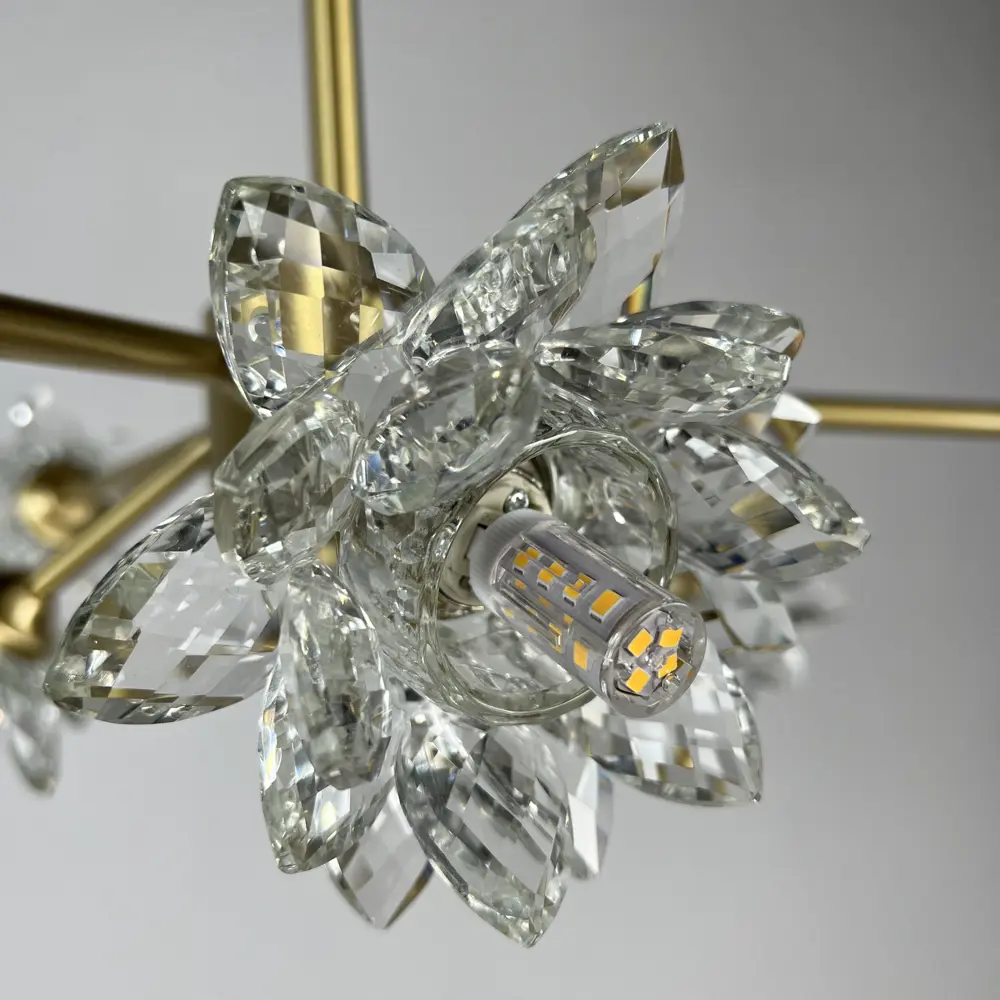 Фото 11 Люстра на штанге Imperiumloft Lotos Impr_151618-26 6 ламп 12 м² цвет прозрачный/золотой Фото 11 Люстра на штанге Imperiumloft Lotos Impr_151618-26 6 ламп 12 м² цвет прозрачный/золотой