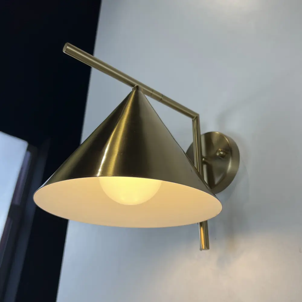 Фото 3 Настенный светильник Imperiumloft Flos captain flint cone wall light Impr_143936-22 цвет латунь Фото 3 Настенный светильник Imperiumloft Flos captain flint cone wall light Impr_143936-22 цвет латунь