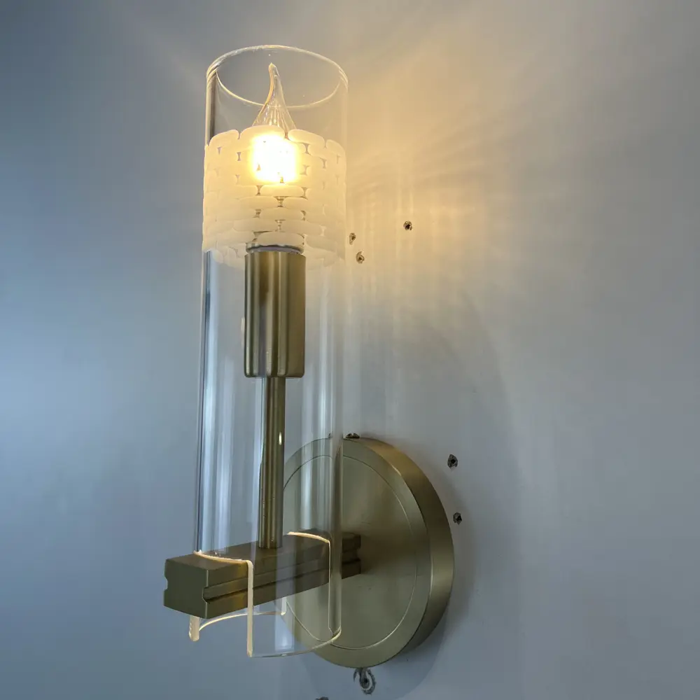 Фото 11 Настенный светильник Imperiumloft chamont Impr_154984-60 цвет прозрачный/латунь Фото 11 Настенный светильник Imperiumloft chamont Impr_154984-60 цвет прозрачный/латунь