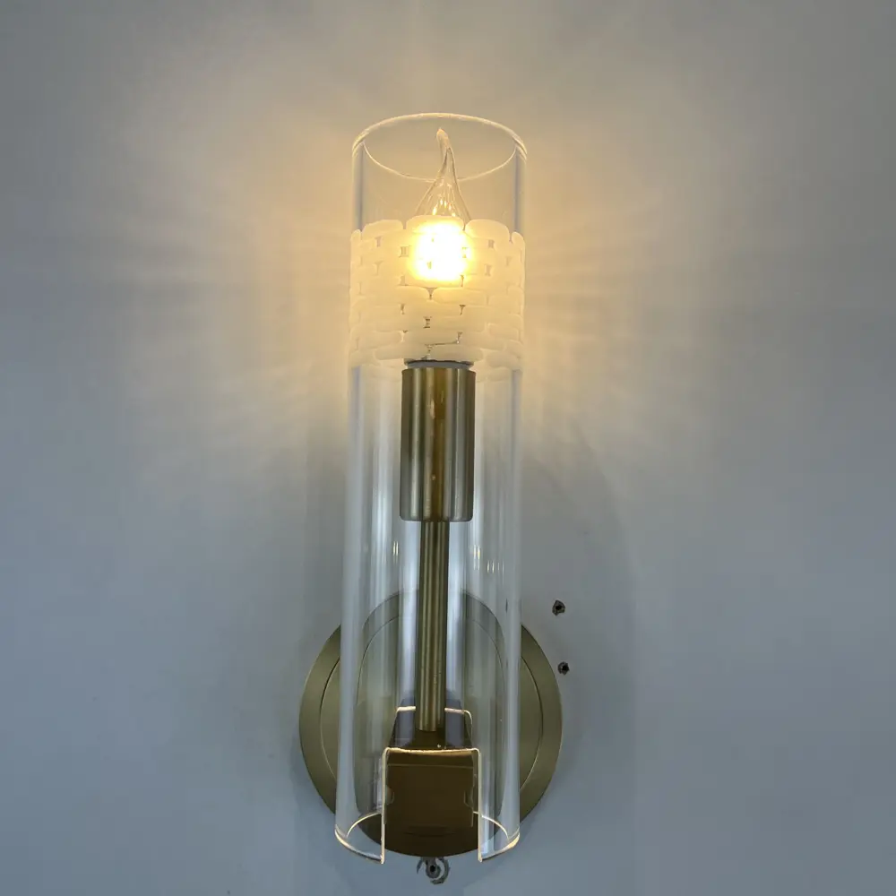 Фото 12 Настенный светильник Imperiumloft chamont Impr_154984-60 цвет прозрачный/латунь Фото 12 Настенный светильник Imperiumloft chamont Impr_154984-60 цвет прозрачный/латунь