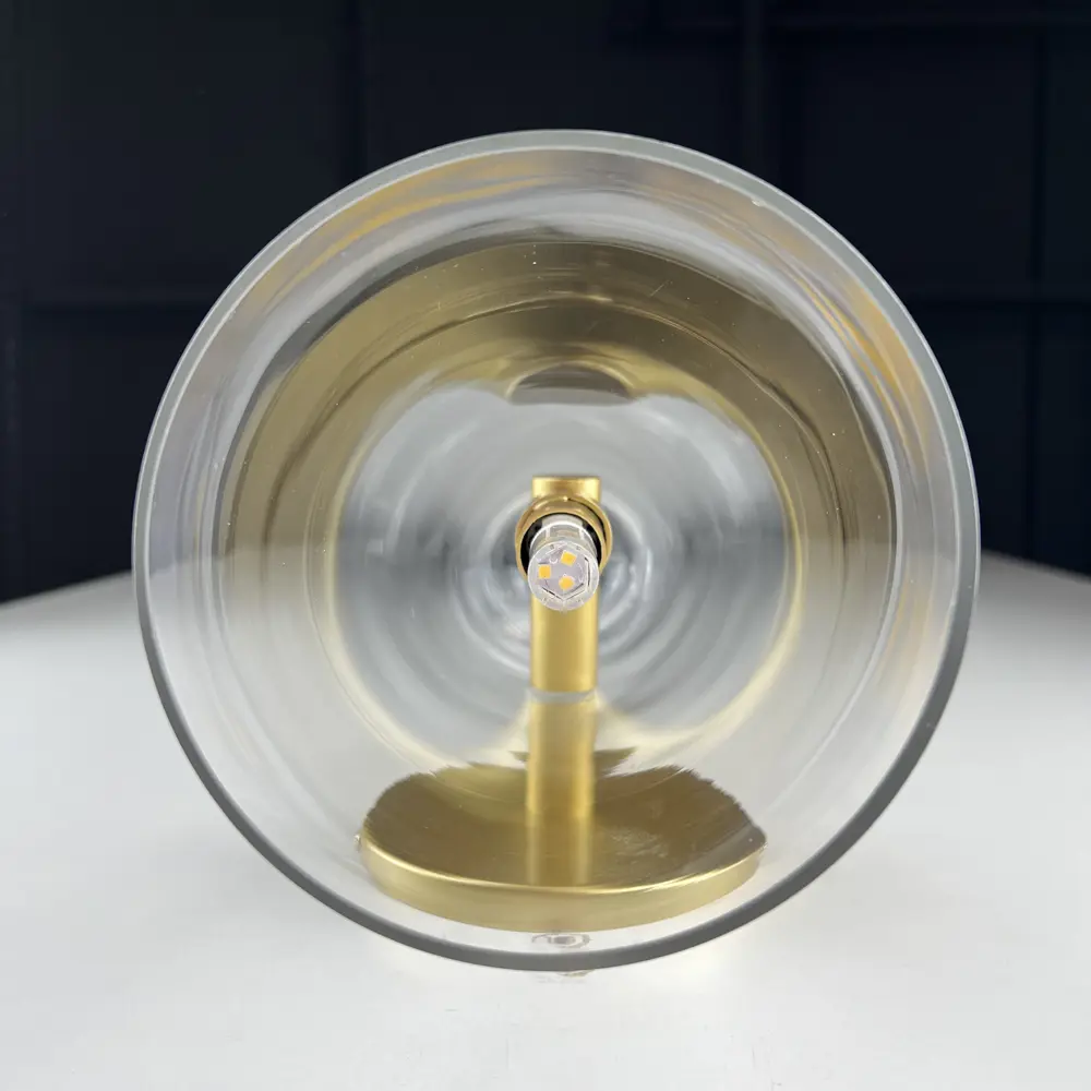 Фото 13 Настенный светильник Imperiumloft Domi sconce transparent Impr_161513-22 цвет прозрачный/золотой Фото 13 Настенный светильник Imperiumloft Domi sconce transparent Impr_161513-22 цвет прозрачный/золотой