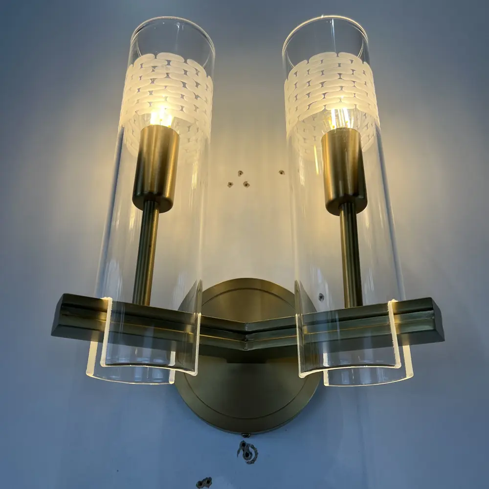 Фото 19 Настенный светильник Imperiumloft chamont 2 Impr_164356-60 цвет прозрачный/латунь Фото 19 Настенный светильник Imperiumloft chamont 2 Impr_164356-60 цвет прозрачный/латунь
