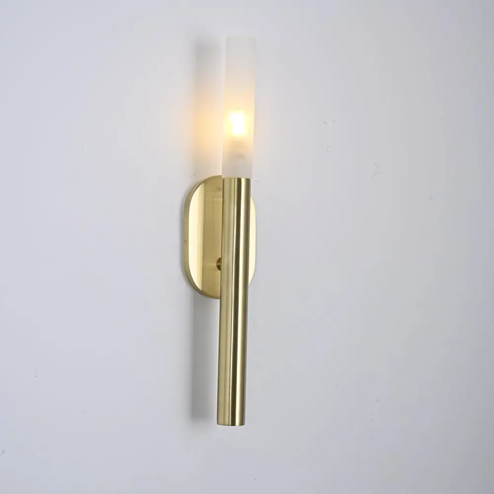 Фото 4 Настенный светильник Imperiumloft Rousseau small bath sconce brass Impr_192930-22 цвет белый/латунь Фото 4 Настенный светильник Imperiumloft Rousseau small bath sconce brass Impr_192930-22 цвет белый/латунь