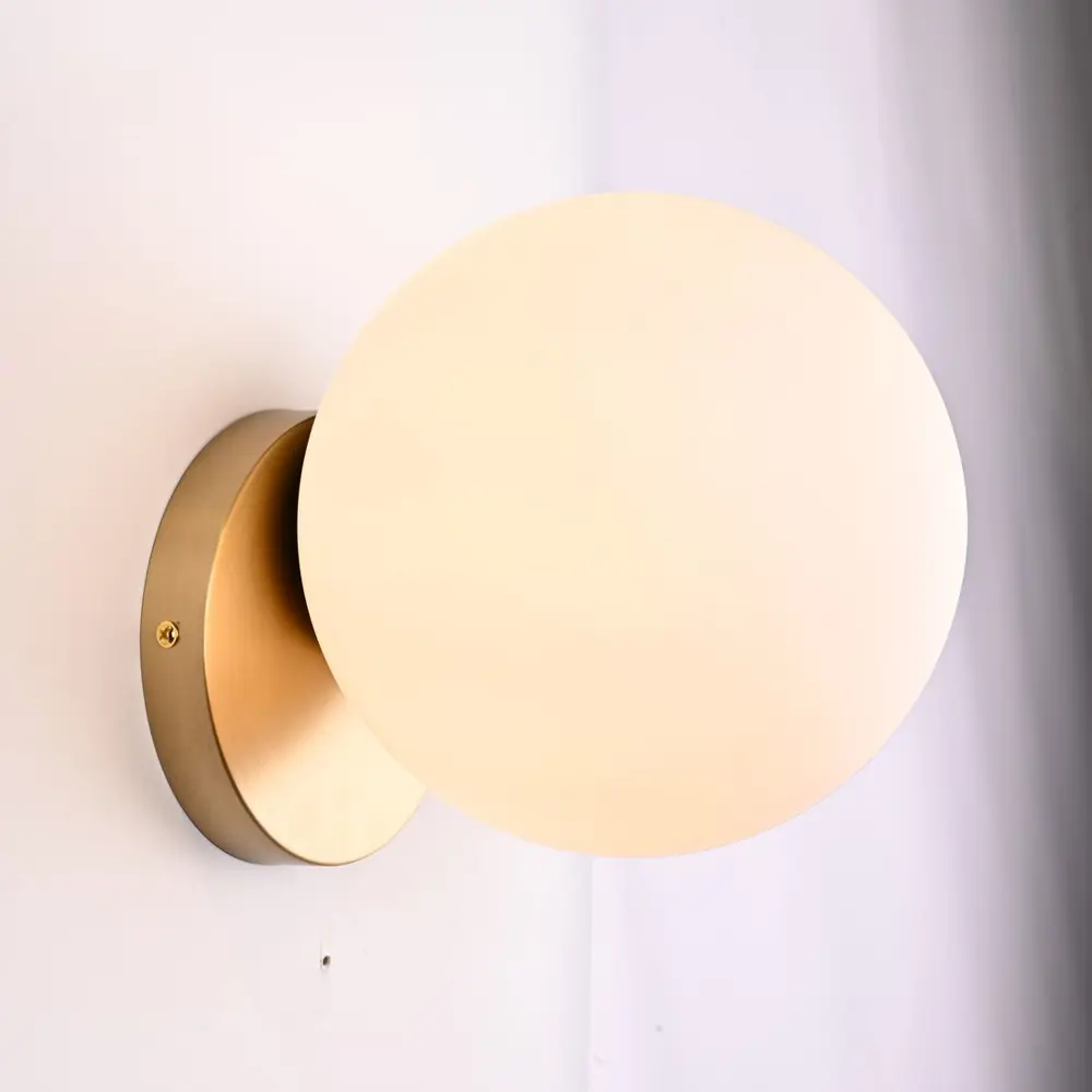 Фото 5 Настенный светильник Imperiumloft Tip of the tongue wall mounted/2015 s d15 Impr_101382-26 цвет прозрачный/латунь Фото 5 Настенный светильник Imperiumloft Tip of the tongue wall mounted/2015 s d15 Impr_101382-26 цвет прозрачный/латунь