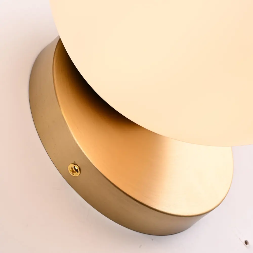 Фото 6 Настенный светильник Imperiumloft Tip of the tongue wall mounted/2015 s d15 Impr_101382-26 цвет прозрачный/латунь Фото 6 Настенный светильник Imperiumloft Tip of the tongue wall mounted/2015 s d15 Impr_101382-26 цвет прозрачный/латунь