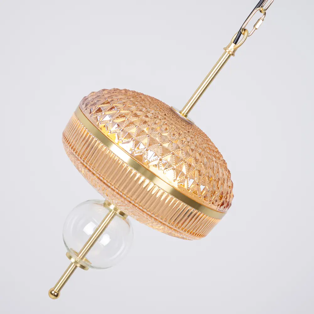 Фото 18 Светильник подвесной Imperiumloft Ample 212139-26 3 лампы 90 м² цвет прозрачный/золотой/янтарный Фото 18 Светильник подвесной Imperiumloft Ample 212139-26 3 лампы 90 м² цвет прозрачный/золотой/янтарный